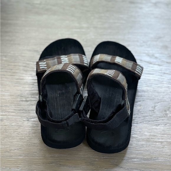 REEF women’s black Velcro strap outdoor walking hiking soft sole shoes sandals 7 - Picture 3 of 8